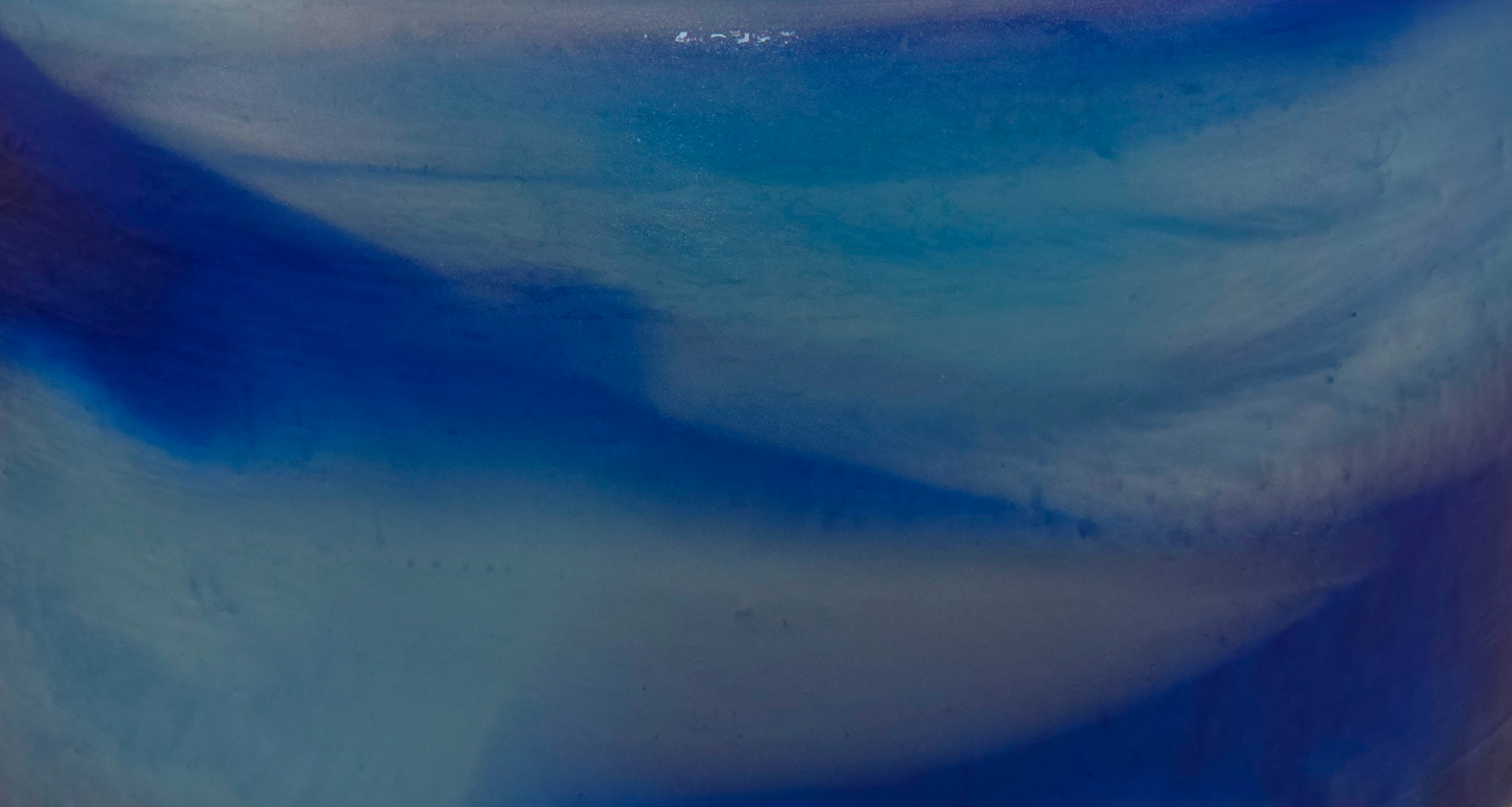 Dynamic Color Epoxy Resin Paper Towel Holder Blue "Glacier" close-up side