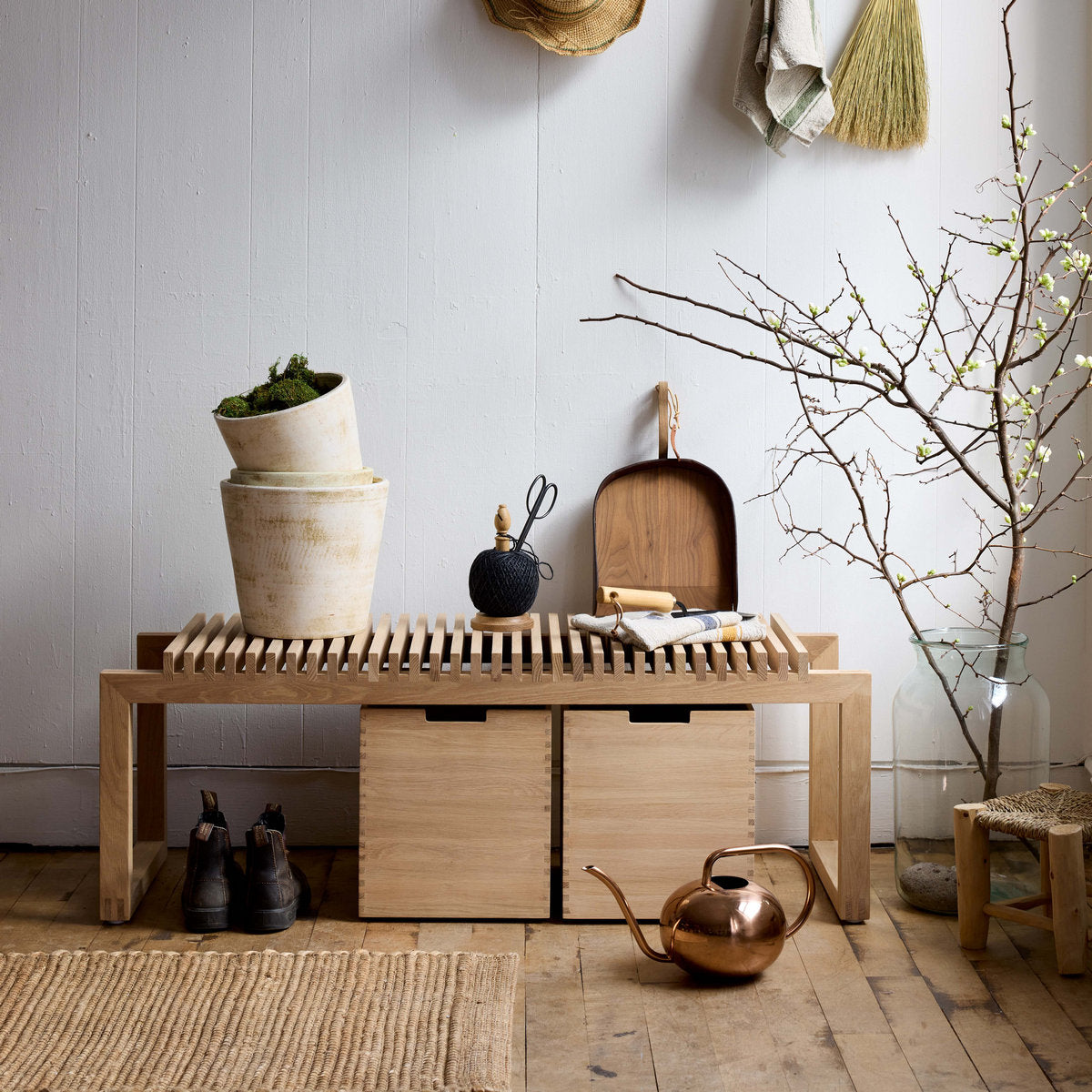 Basic Planter, White Patina